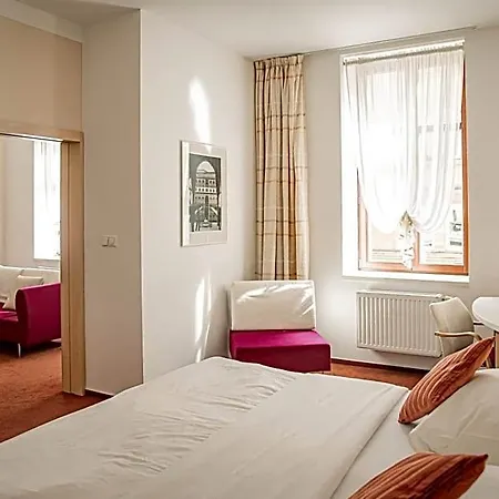 Iberia Hotel 3*